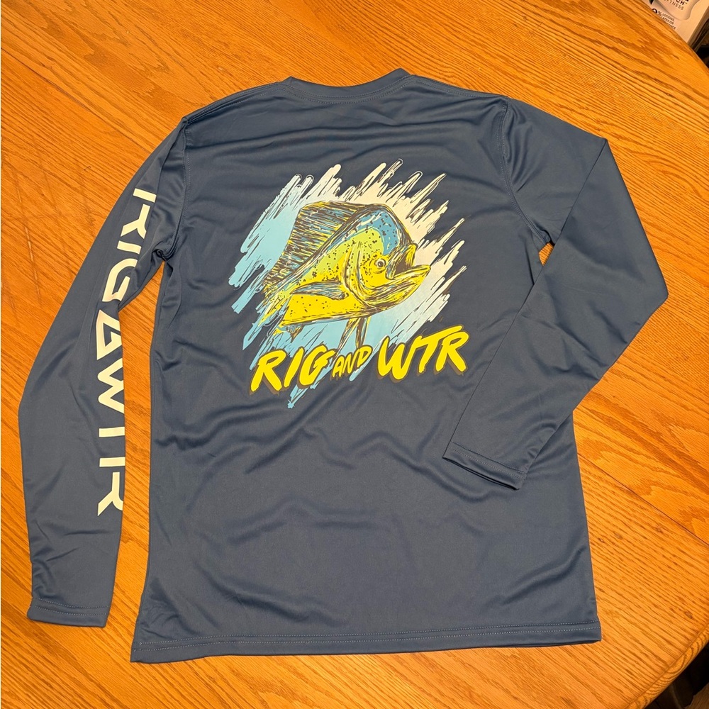 Rig and Water Men’s Medium Blue Performance Fishing Long Sleeve Wicked UPF Mahi